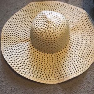 Floppy sun hat
